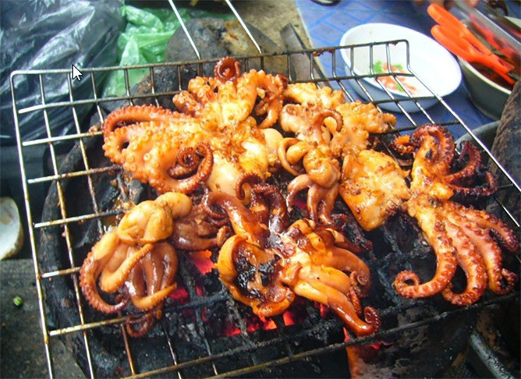 Ruốc lỗ được chế biến với nhiều cách như nướng, nhúng giấm, xào cần tỏi, hấp gừng