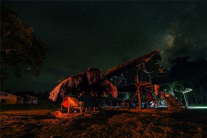 ##sc### Dân số của bộ lạc Waiapi chỉ còn khoảng 1.200 người, sống rải rác tại những ngôi làng xa xôi chỉ có thể tiếp cận bằng đường thủy hoặc những con đường mòn. 