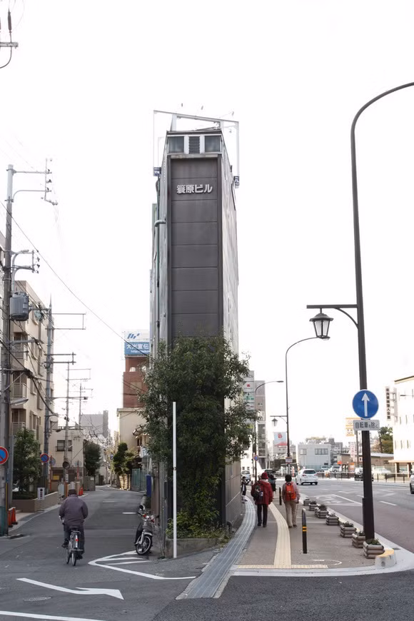 Thêm một tòa nhà siêu mỏng ở thành phố Nara, Nhật Bản. Công trình này được đánh giá là một trong những tòa nhà mỏng nhất thế giới.