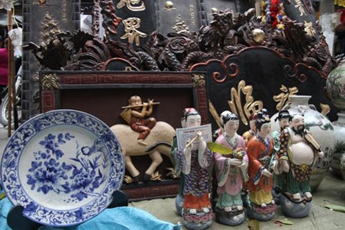 Độc đáo chợ đồ cổ ở Hà Nội Doc dao cho do co o Ha Noi