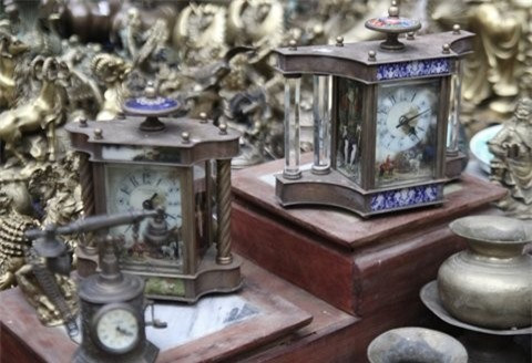 Độc đáo chợ đồ cổ ở Hà Nội - Hình 9 Doc dao cho do co o Ha Noi-Hinh-9