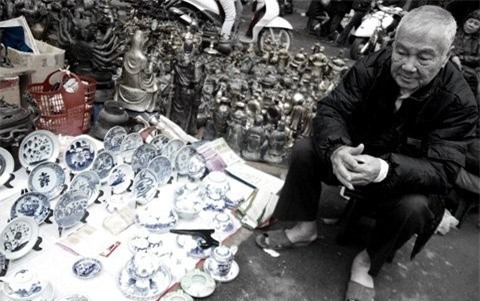 Độc đáo chợ đồ cổ ở Hà Nội - Hình 13 Doc dao cho do co o Ha Noi-Hinh-13