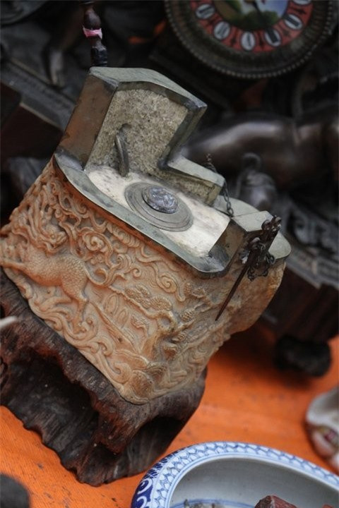 Độc đáo chợ đồ cổ ở Hà Nội - Hình 20 Doc dao cho do co o Ha Noi-Hinh-20