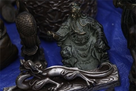 Độc đáo chợ đồ cổ ở Hà Nội - Hình 18 Doc dao cho do co o Ha Noi-Hinh-18