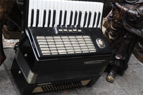 Độc đáo chợ đồ cổ ở Hà Nội - Hình 26 Doc dao cho do co o Ha Noi-Hinh-26