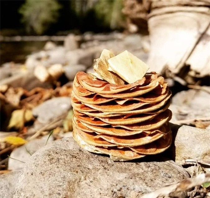 Trái thông chông như một chồng bánh kếp.