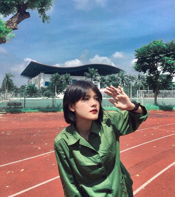 Cô chiến sĩ Nguyễn Minh Tú của Đại học Hà Nội có thể chia sẻ bí quyết giữ làn da căng bóng, mịn màng dù phải phơi nắng cả tháng trời không nhỉ?