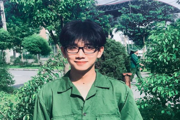 Nhưng nhan sắc đáng yêu của chàng sinh viên Cao Vi Hiếu cũng sẽ khiến nhiều người phải trầm trồ đấy nhé.