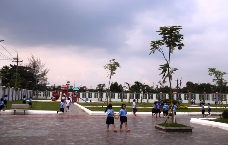 Cô Nguyễn Hà Phương Thanh, hiệu trưởng Trường Tiểu học Võ Thị Sáu, cho biết: "Có hàng trăm em học sinh theo học tại đây nên nhà trường, phụ huynh vô cùng lo lắng khi dự án trạm gas được xây dựng".