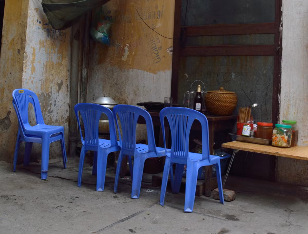 Quán cóc vỉa hè.