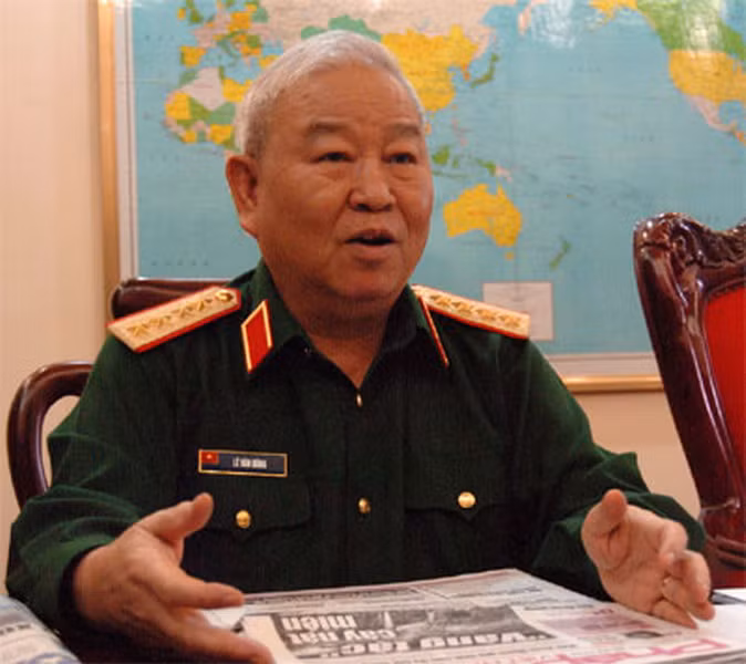 12. Đại tướng Lê Văn Dũng (năm sinh: 1945). Năm thụ phong: 2007. Quê quán: Bến Tre. Chức vụ cao nhất: Chủ nhiệm Tổng cục Chính trị (2001-2011). Chức vụ cao nhất trong ĐCSVN: Bí thư Trung ương Đảng (2001-2011). Ảnh: Internet.