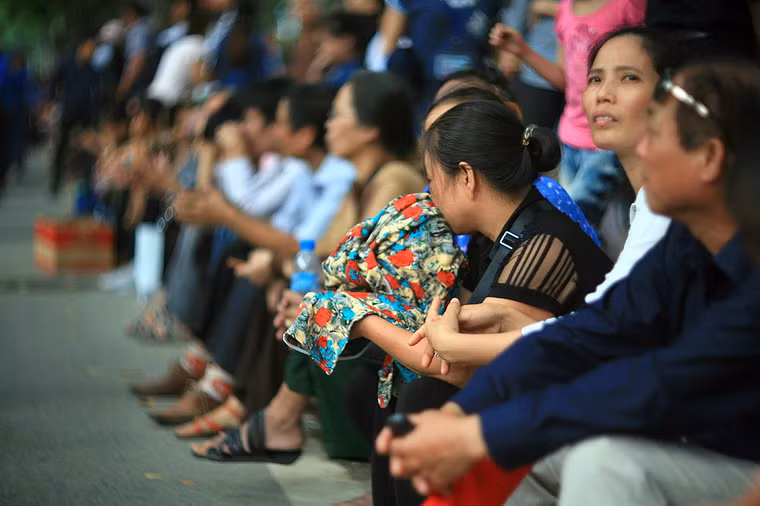 Và không thể thiếu những giọt nước mắt lặng lẽ...