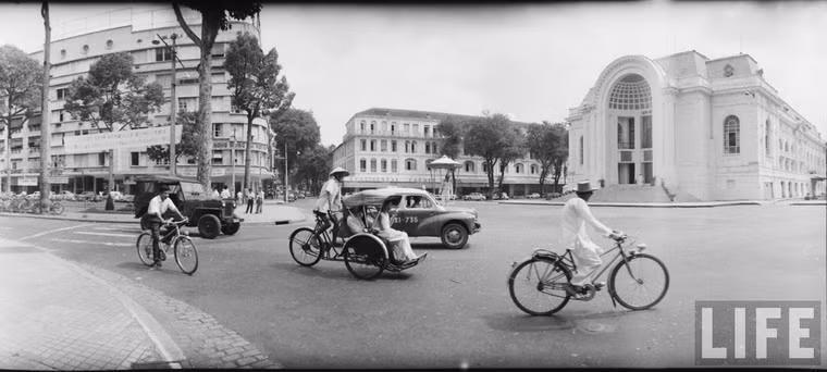 Trụ sở Quốc hội chính quyền Sài Gòn, nay là Nhà hát lớn TP HCM.