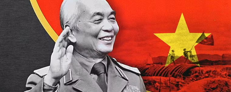 Ngoài Cecil Curay, nhiều nhà nghiên cứu, nhà sử học, nhà quân sự trên thế giới cũng đánh giá Tướng Giáp là “Một thống soái vĩ đại”, Một thiên tài quân sự lớn nhất của thế kỷ 20 và là một trong những vị tướng vĩ đại nhất của mọi thời đại”. Ông là một trong số ít các nhân vật trở thành huyền thoại ngay cả khi đang còn tại thế. Nhà sử học Bernard Fall đã đánh giá rất xác đáng: “Trong một tương lai có thể thấy trước, phương Tây chưa thể đào tạo được một vị tướng nào sánh kịp Võ Nguyên Giáp”.