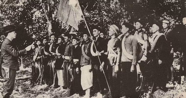 Tại chiến khu Trần Hưng Đạo, vào ngày 22/12/1944, Tướng Giáp thành lập đội Việt Nam Tuyên truyền Giải phóng quân với 34 người, được trang bị 2 súng thập (một loại súng ngắn), 17 súng trường, 14 súng kíp và 1 súng máy. Đây là tổ chức tiền thân của Quân đội Nhân dân Việt Nam.