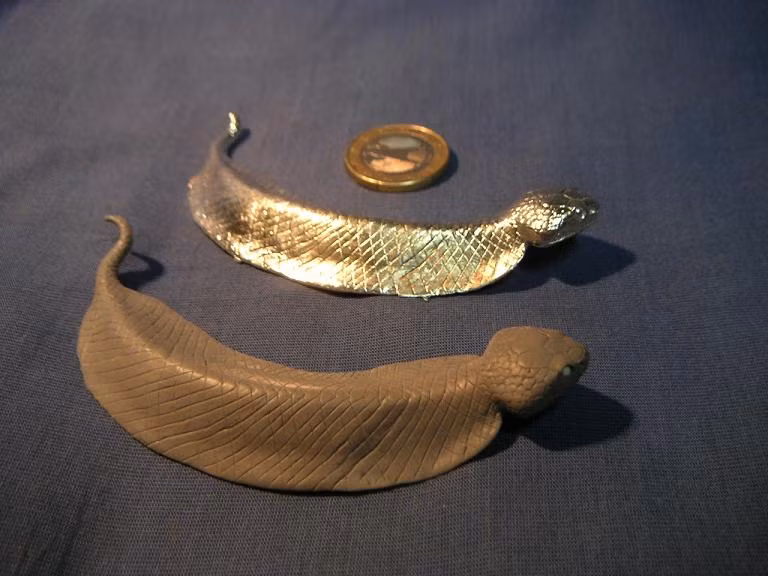 Nhiều người cho rằng loài quái thú này thực chất chỉ là một hình ảnh tưởng tượng của người Nhật về loài rắn.