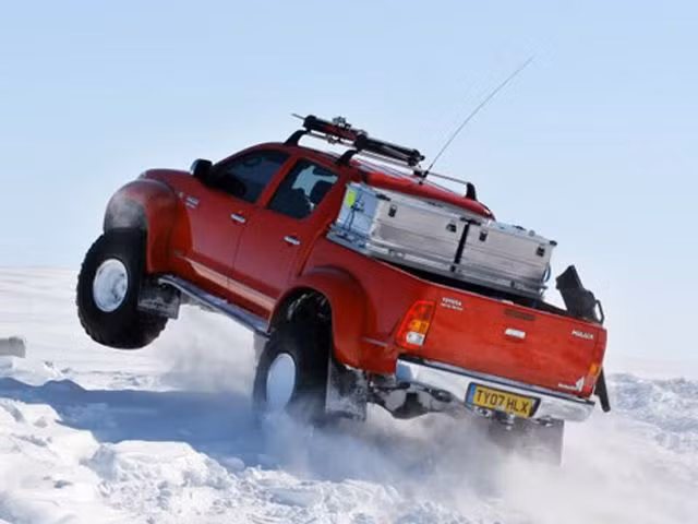 Toyota Hilux liên tục được nâng cấp và thay đổi để tăng sức vận tải.