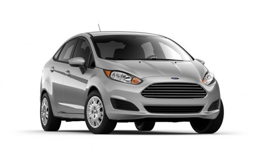 FordFiesta S là mẫu xe đơn giản, phù hợp cho việc đi lại làm việc hay du lịch. Xe trang bị động cơ 1,6 lít sinh ra 120 mã lực. Giá xe được bán ra là 14.900 USD.