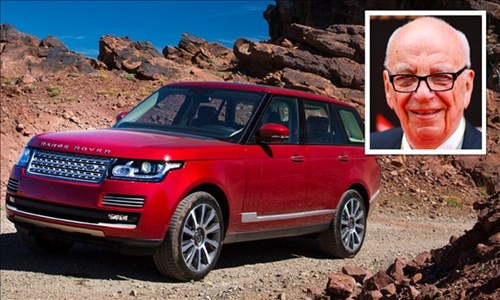 Tỷ phú Rupert Murdoch, ông trùm truyền thông toàn cầu lại chọn chiếc SUV mạnh mẽ Range Rover để làm phương tiện chính của mình. Chiếc xe "con cưng" của ông chỉ có giá 83.000 USD.
