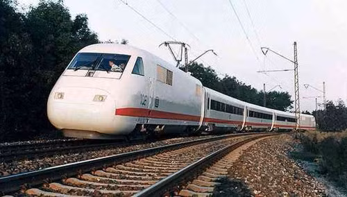 ICE V từng là mẫu tàu nhanh nhất và thành công nhất Đức từng chế tạo. Tàu được thiết kế năm 1991 khi công nghệ còn chưa phát triển, tuy nhiên ghi nhận lúc đó ICE V đã đạt vận tốc khủng khiếp 406 km/h.