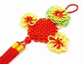 Do vậy, ngoài mục đích bài trí trong phòng khách để cung cấp sinh khí, biểu tượng phong thủy này thường được sử dụng làm vật bảo hộ cho tình yêu, sự giàu có.