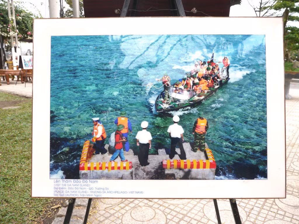 Lên thăm đảo Đá Nam.