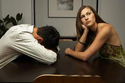 7. Tiếng nói trầm, khàn: Thể chất không tốt, dễ đẻ non hoặc không có chửa.