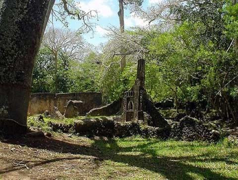 Dấu tích của một nghĩa trang tại Gedi.