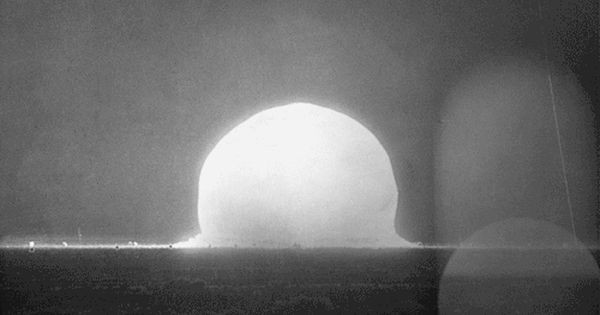 Ngày 1/11/1952, Mỹ đã kích nổ thành công “Mike,” quả bom hydro đầu tiên trên thế giới, tại khu vực đảo san hô Elugelab, thuộc quần đảo Marshall ở Thái Bình Dương.