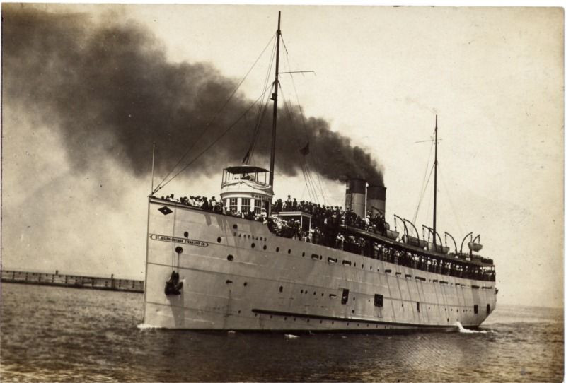 Khi con tàu được hạ thủy vào năm 1903, nó được thiết kế để chở 650 hành khách, nhưng việc cải tạo và trang bị thêm vào năm 1913 đã cho phép nó chở được 2.500 người.