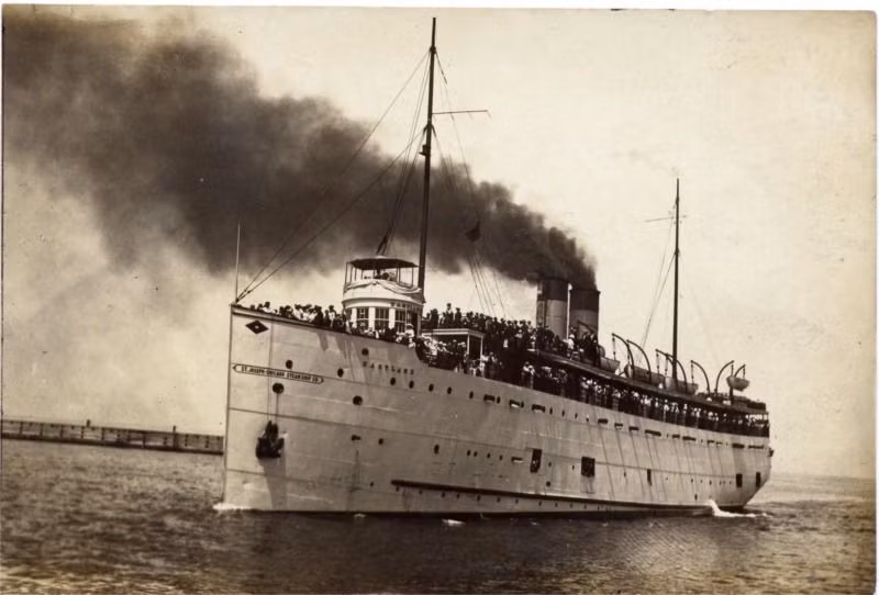 Khi con tàu được hạ thủy vào năm 1903, nó được thiết kế để chở 650 hành khách, nhưng việc cải tạo và trang bị thêm vào năm 1913 đã cho phép nó chở được 2.500 người.