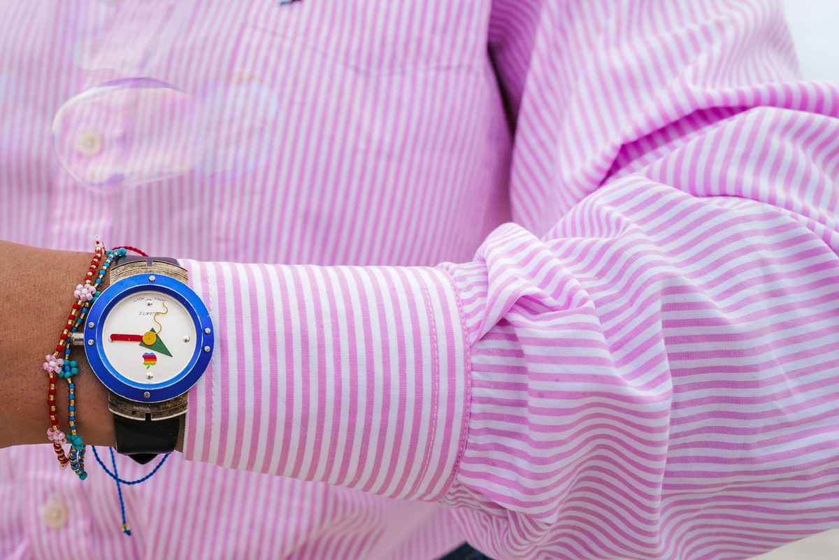 Apple Watch 1995 cũng đại diện khoảng thời gian đen tối của Apple khi công ty đứng bên bờ vực phá sản. Khi Steve Jobs trở lại năm 1997, ông đã hồi sinh Táo khuyết, mở ra chương mới cho ngành công nghệ thế giới. Những năm sau đó, Apple tung ra nhiều thiết bị nhiều màu sắc như iMac, chuột khúc côn cầu, eMate trước khi chuyển sang thiết kế công nghiệp, đơn giản và hiện đại như iPhone hay đồng hồ thông minh Apple Watch.