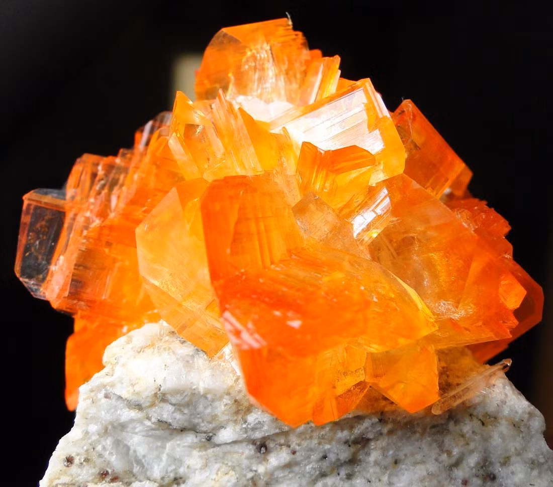 Arcanite là một khoáng chất kali sunfat. Nó được biết đến lần đầu tiên vào năm 1845 khi kết tụ trên các thanh giằng đường ray không còn được sử dụng ở mỏ thiếc Santa Ana, Mỹ.