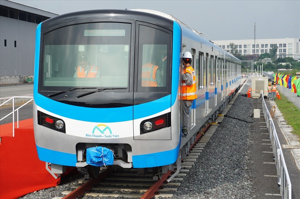 Tuyen metro so 1 nguy co lo hen chay thu nghiem tau cuoi nam nay