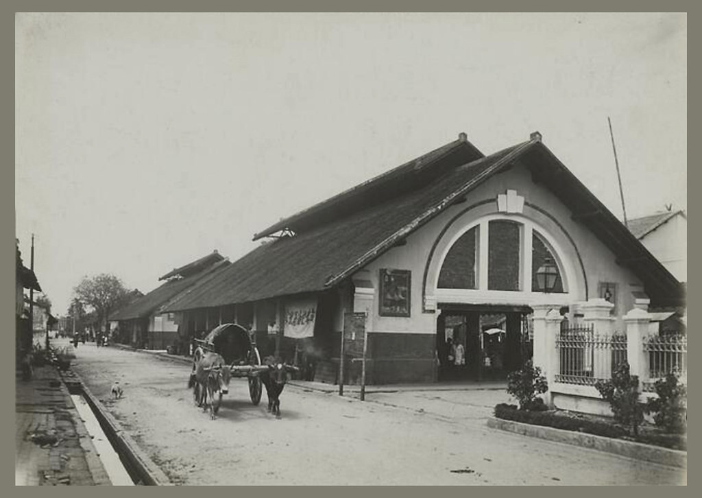 Chợ Thủ Đức trong bức ảnh chụp năm 1929. Đây là một khu chợ cổ gắn liền với sự hình thành và phát triển của vùng đất Thủ Đức từ thuở hoang sơ đến hôm nay.