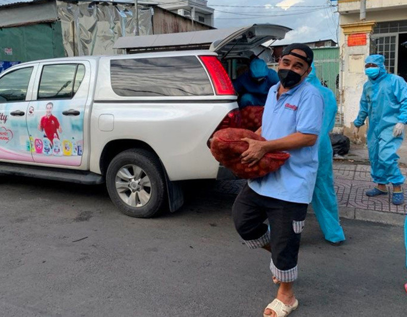 Vo Quyen Linh nhan chong: ‘Anh di cuu tro can than...’