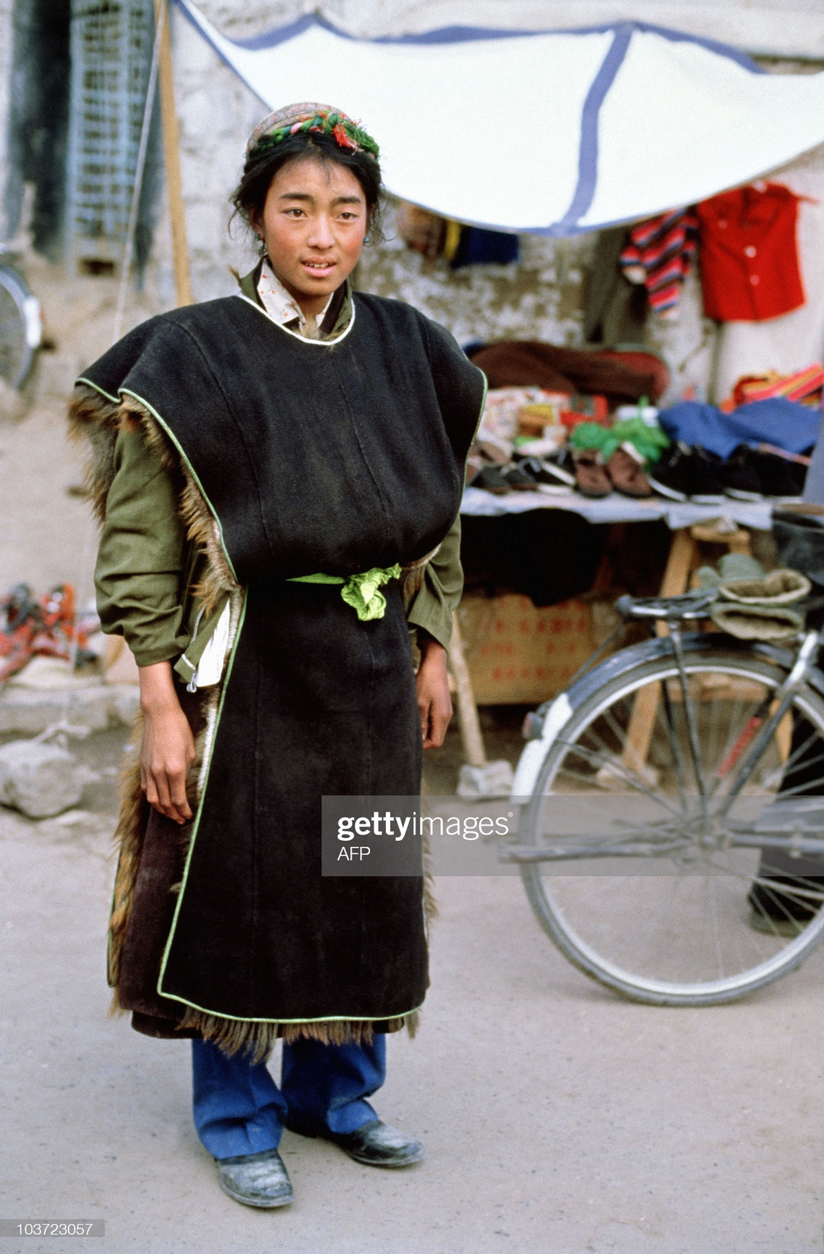 Cô gái ở Gombo, phía Đông Lhasa.