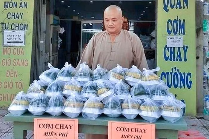 Chu tich nuoc gui thu toi gia dinh nguoi hung tu thien mat vi COVID-19