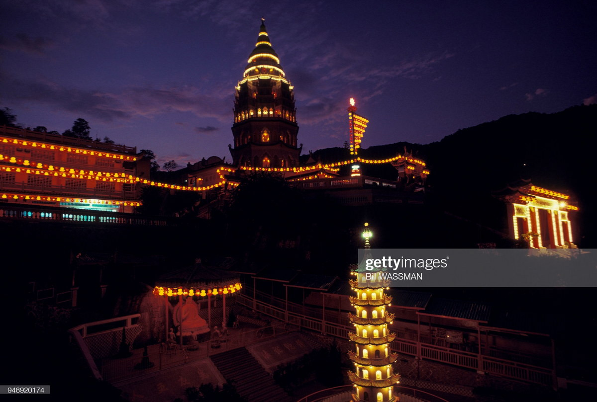 Chùa Kek Lok Si lúc chiều tà.