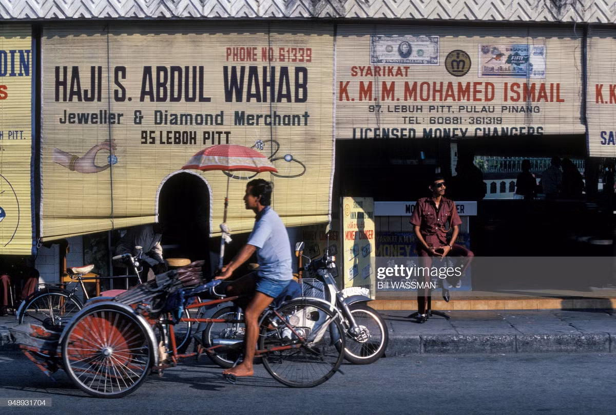 Xe xích lô trên một con phố ở George Town.