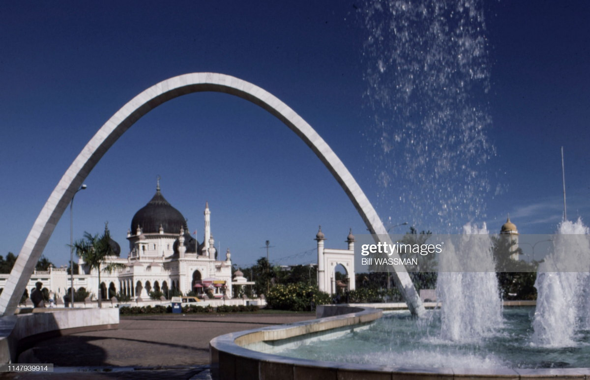 Đài phun nước ở quảng trường trung tâm thành phố Alor Setar.