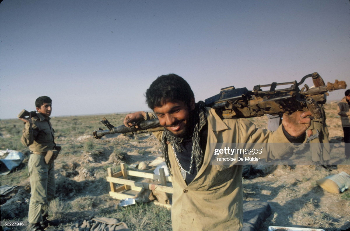 Chiến binh Iran ở chiến trường Ahvaz, Iran tháng 4/1982.