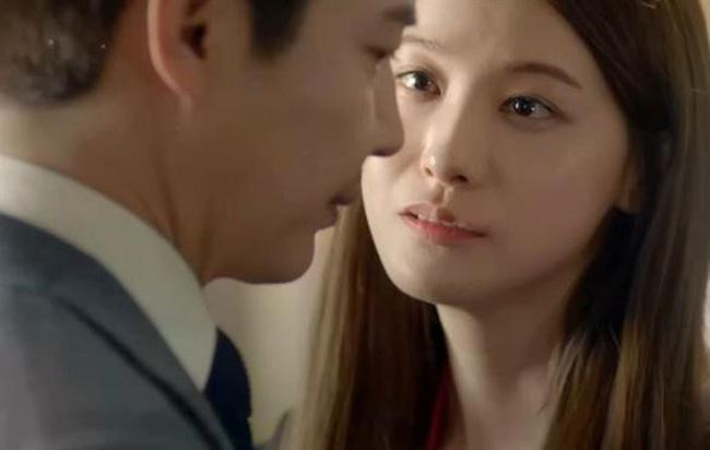 Chong thua nhan ngoai tinh, vo lap tuc co cu chuyen minh sang suot