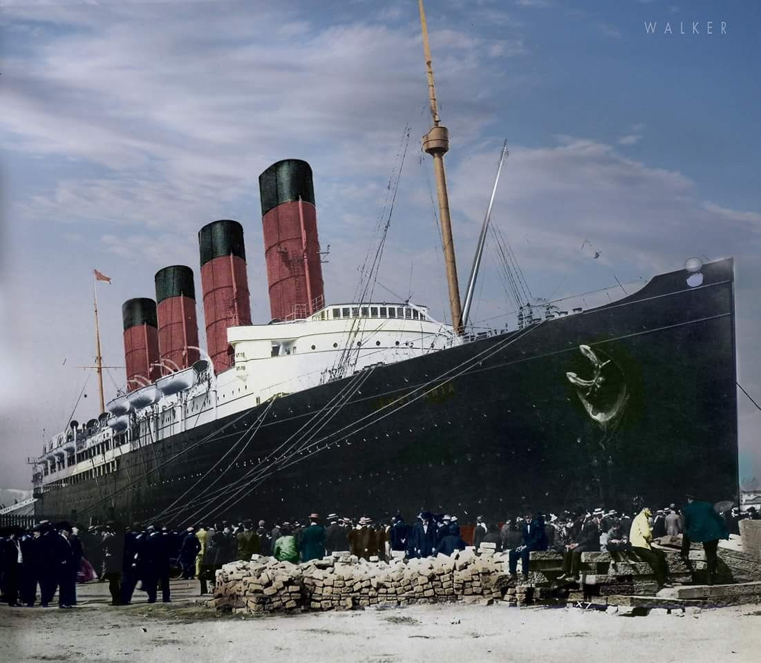 Với trọng lượng 32.000 tấn mỗi chiếc, Lusitania và con tàu chị em của nó, Mauretania, là những con tàu lớn nhất thế giới kể từ khi được ra mắt vào năm 1906 cho đến khi bị Olympic và Titanic vượt qua lần lượt vào năm 1910 và 1911.