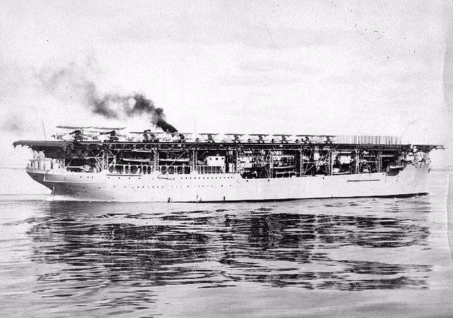 Khi thế chiến II nổ ra, USS Langlei đang là một thành viên thuộc Hạm đội Châu Á ở Philippines. Ngày 8/12/1941, sau khi Nhật Bản tấn công Philippines, nó rời di chuyển tới Australiavà tham gia hỗ trợ quân đội nước này trong việc tuần tra.