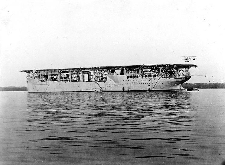 Sau năm 1937, 40% đường băng nằm phía trước của Langley đã bị cắt bỏ, nhằm cải biến nó sang tàu chuyên dụng cho thủy phi cơ, một căn cứ di động cho các phi đội máy bay ném bom tuần tra.