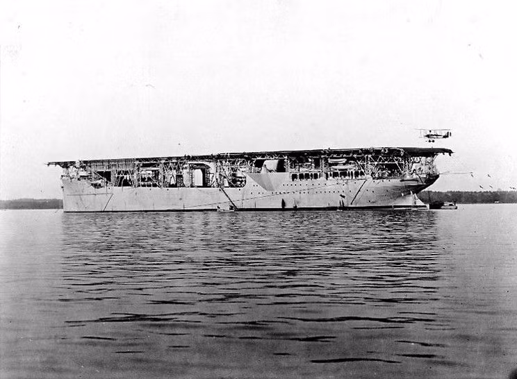 Sau năm 1937, 40% đường băng nằm phía trước của Langley đã bị cắt bỏ, nhằm cải biến nó sang tàu chuyên dụng cho thủy phi cơ, một căn cứ di động cho các phi đội máy bay ném bom tuần tra.