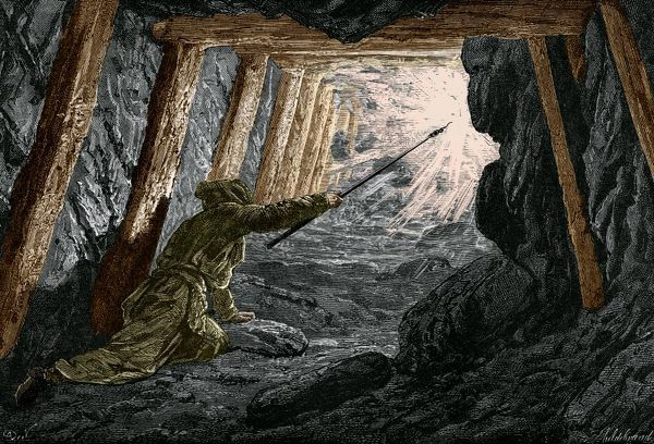 Dù các công ty khai thác tại mỏ Krebs nổi tiếng vì sự coi thường vấn đề an toàn, vẫn có rất nhiều người nhập cư - đa số là gốc Italia và Nga - sẵn sàng làm việc trong điều kiện nguy hiểm ở đây.