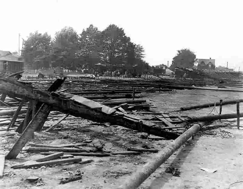 Năm 1950, trong diễn biến muộn của vụ án, Robert D. Segee ở Circleville, Ohio, đã thú nhận mình là kẻ châm lửa tại rạp Hartford. Hắn tuyên bố rằng mình làm điểu này theo tiếng gọi của một vị thần Ấn Độ.