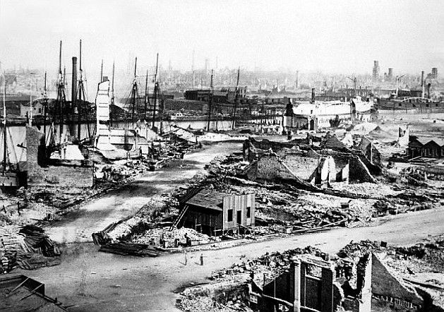 Sau vụ cháy, trên báo chí Mỹ xuất hiện thông tin cho rằng thảm họa xảy ra vì một con bò đã đá vào chiếc lồng đèn trong chuồng ngựa thuộc sở hữu của nhà Patrick O'Leary.